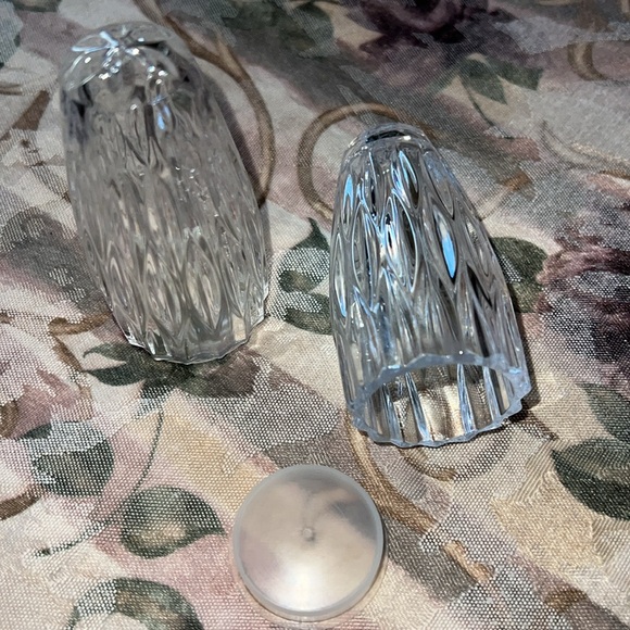 EUC Salt & Pepper shakers - Picture 7 of 8